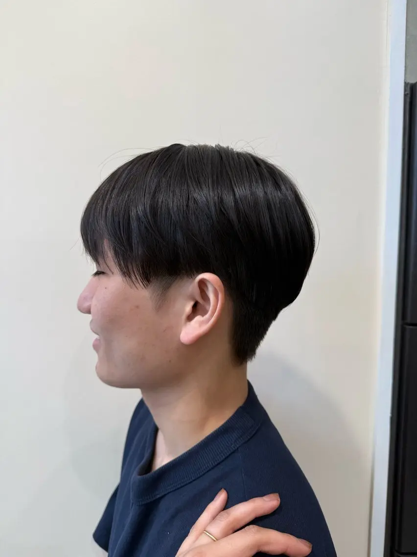 メンズ センターパート メンズ韓国風 学生(メンズ向け) メンズショート 刈り上げ 鮫島 唯那のヘアスタイル