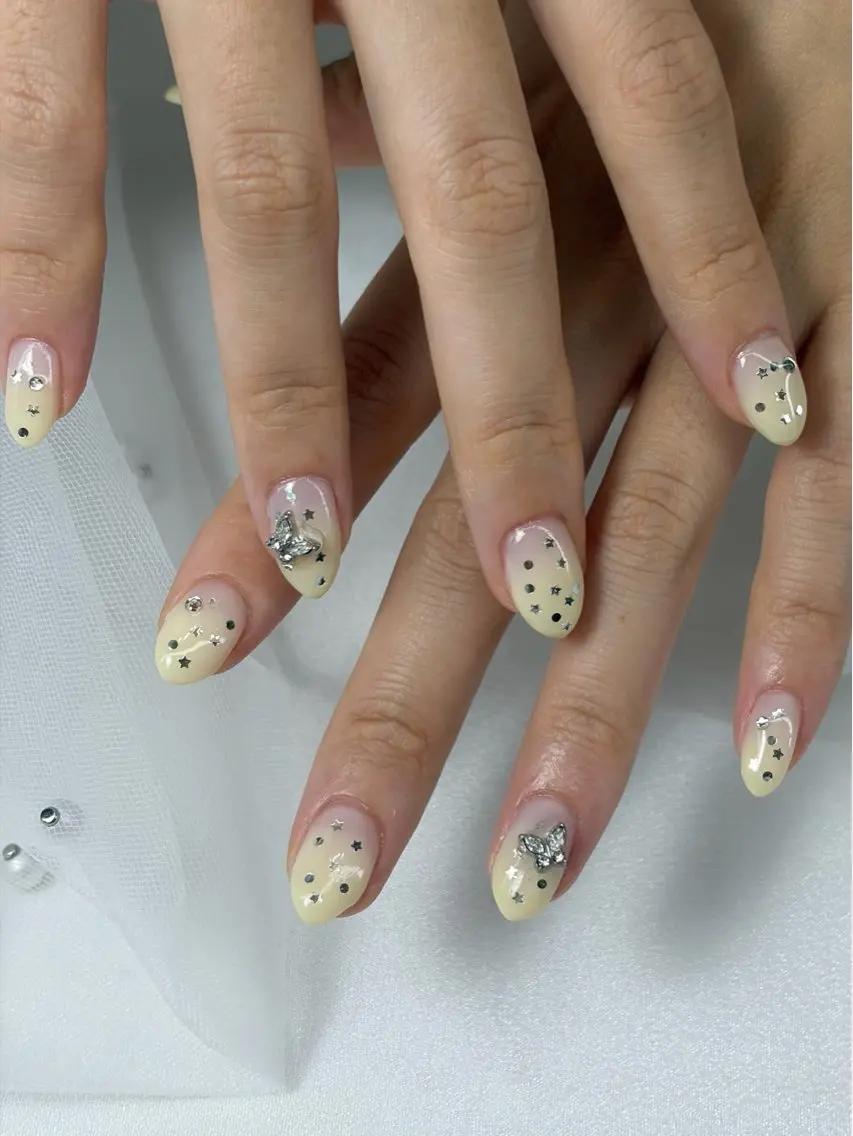 ネイル グラデーション 黄色 ハンドネイル iro+ nailのネイルデザイン