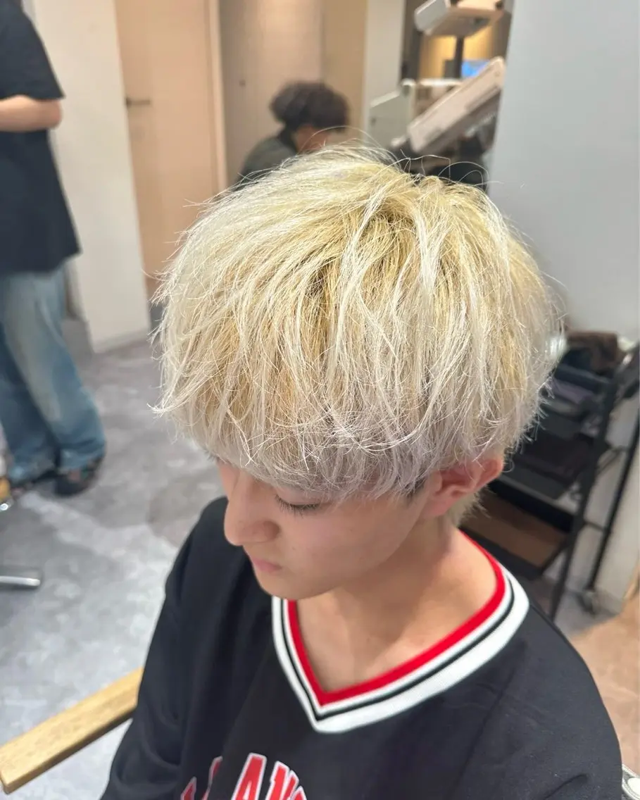 カラー メンズ メンズブリーチ メンズハイトーン マッシュ ブリーチ ダブルカラー ヘアカラー 🔥メンズ特化美容師 /泉壱恵🔥のヘアスタイル