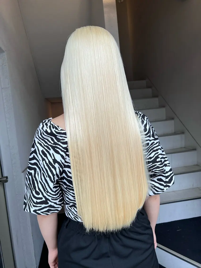 ロング カラー ベージュカラー ブリーチ ブロンド ケアブリーチ 透明感カラー ヘアカラー Lima/ハイトー ン/ブリーチ/心斎橋のヘアスタイル