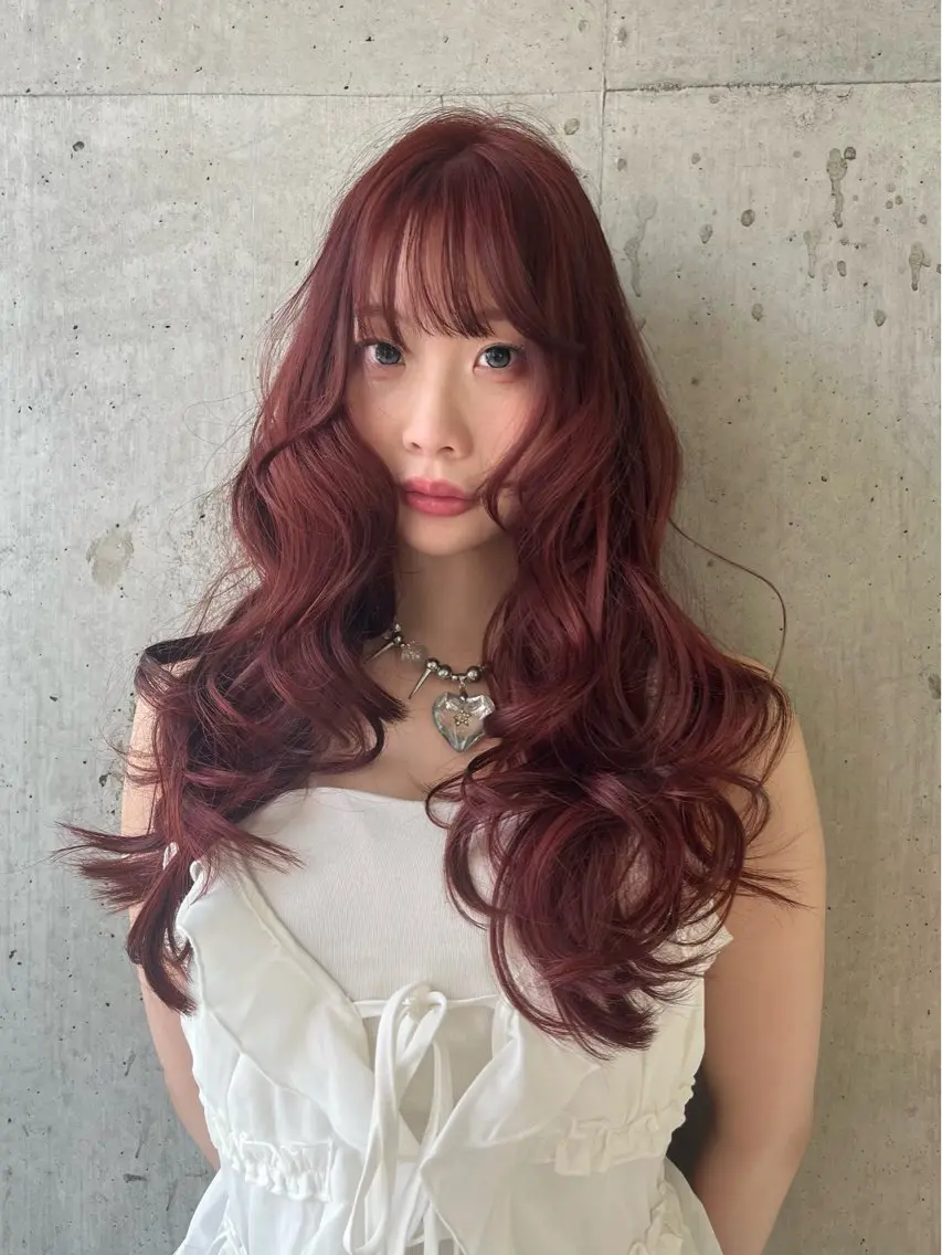 ロング カラー ブリーチ 透明感カラー ダブルカラー ブリーチなしカラー レッドカラー ヘアカラー トリートメント AMI🎀韓国ヘア 透明感カラーのヘアスタイル