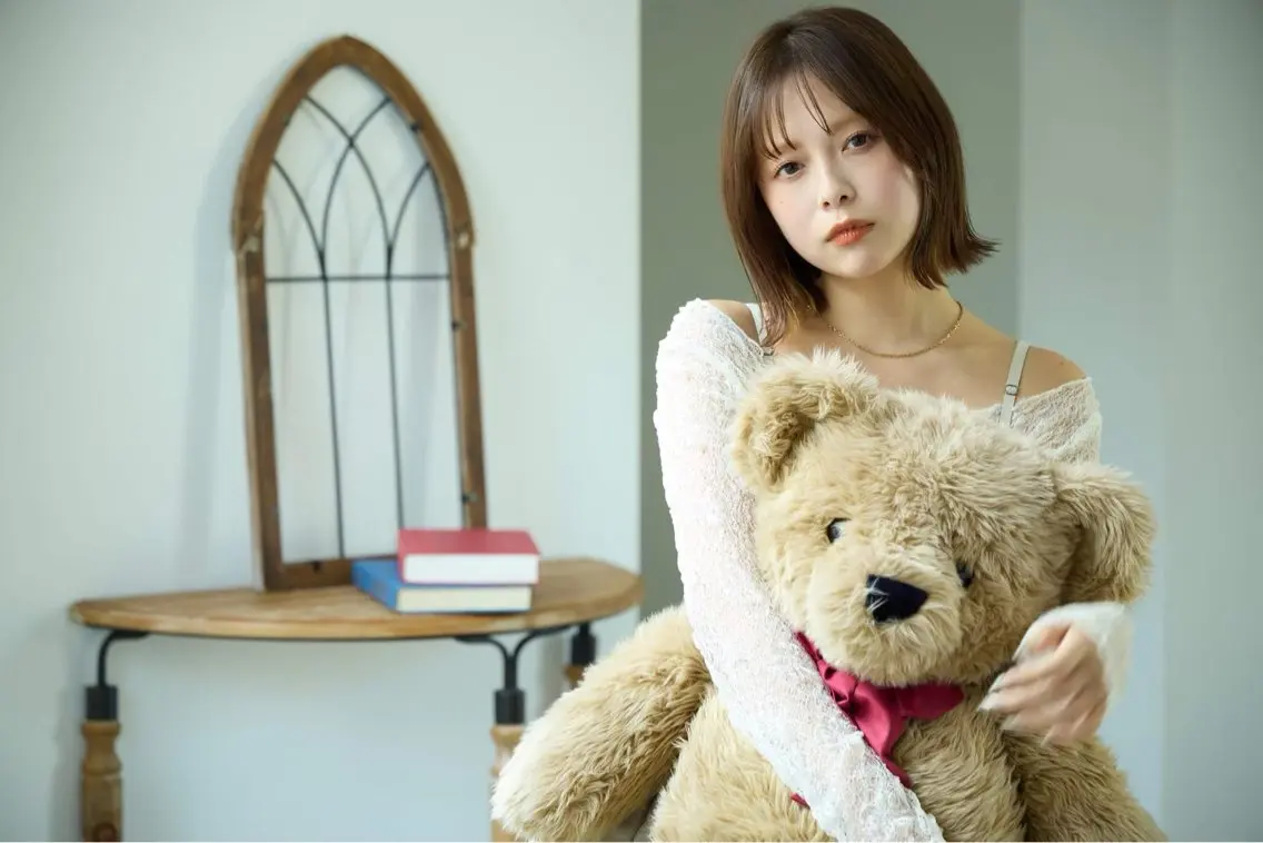 ミディアム 8日空きあり 透明感✨️さとりんのヘアスタイル