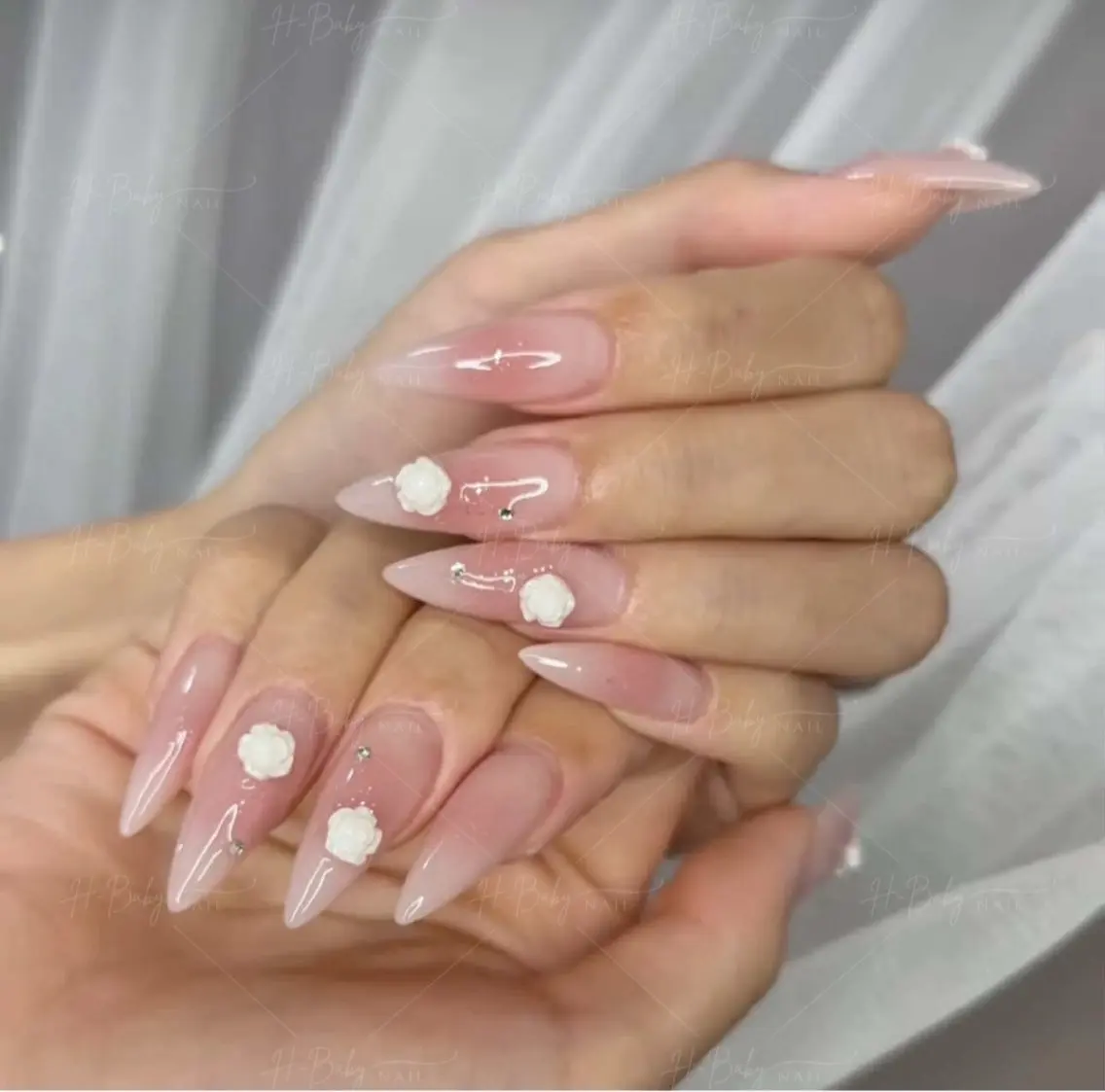 ネイル フレンチネイル ジェルネイル ガラスフレンチ ハロウィン ハート H.baby Nail Salonのネイルデザイン