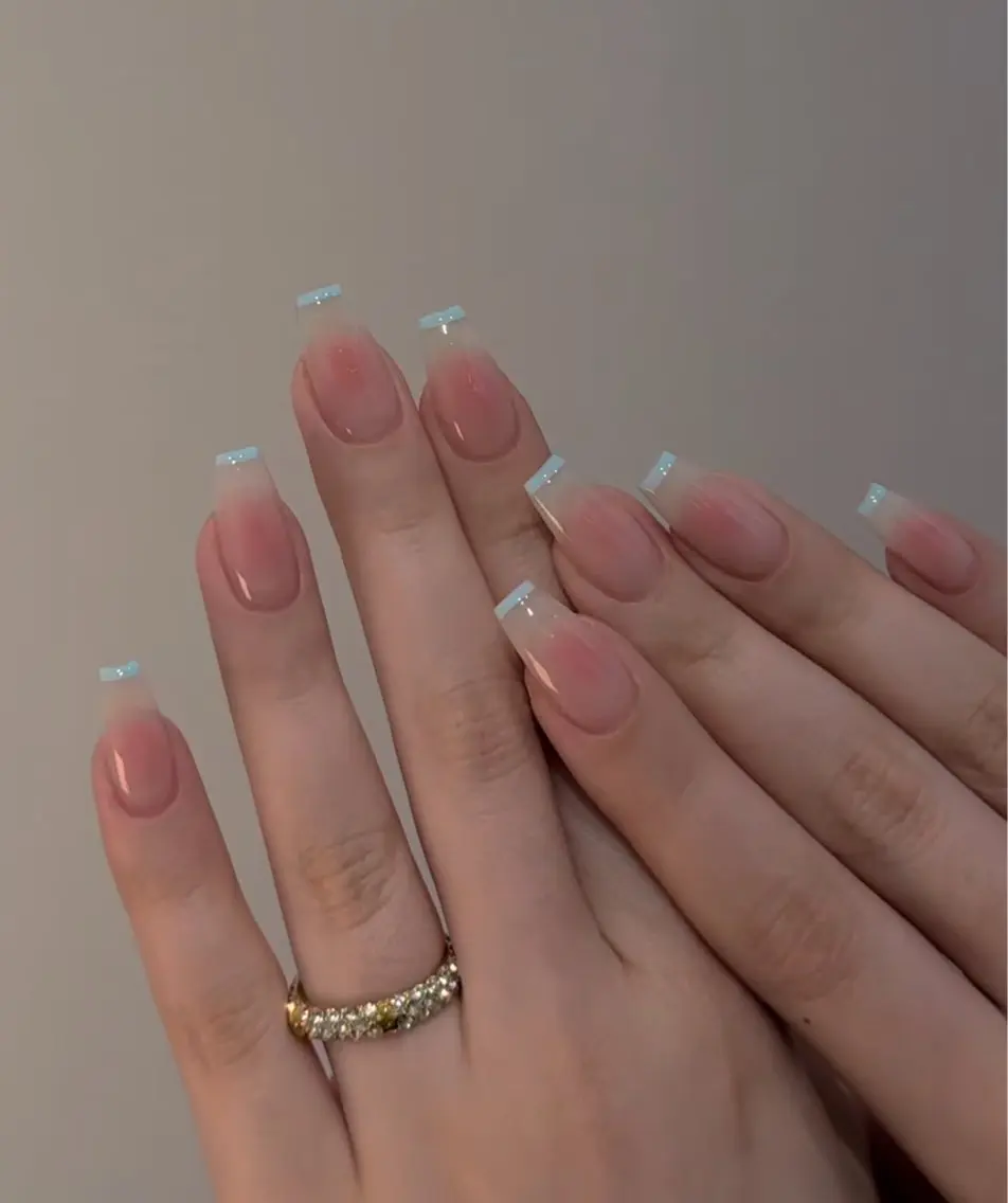 ネイル チークネイル フレンチネイル グラデーション 韓国ネイル マグネットネイル Hana Nailのネイルデザイン