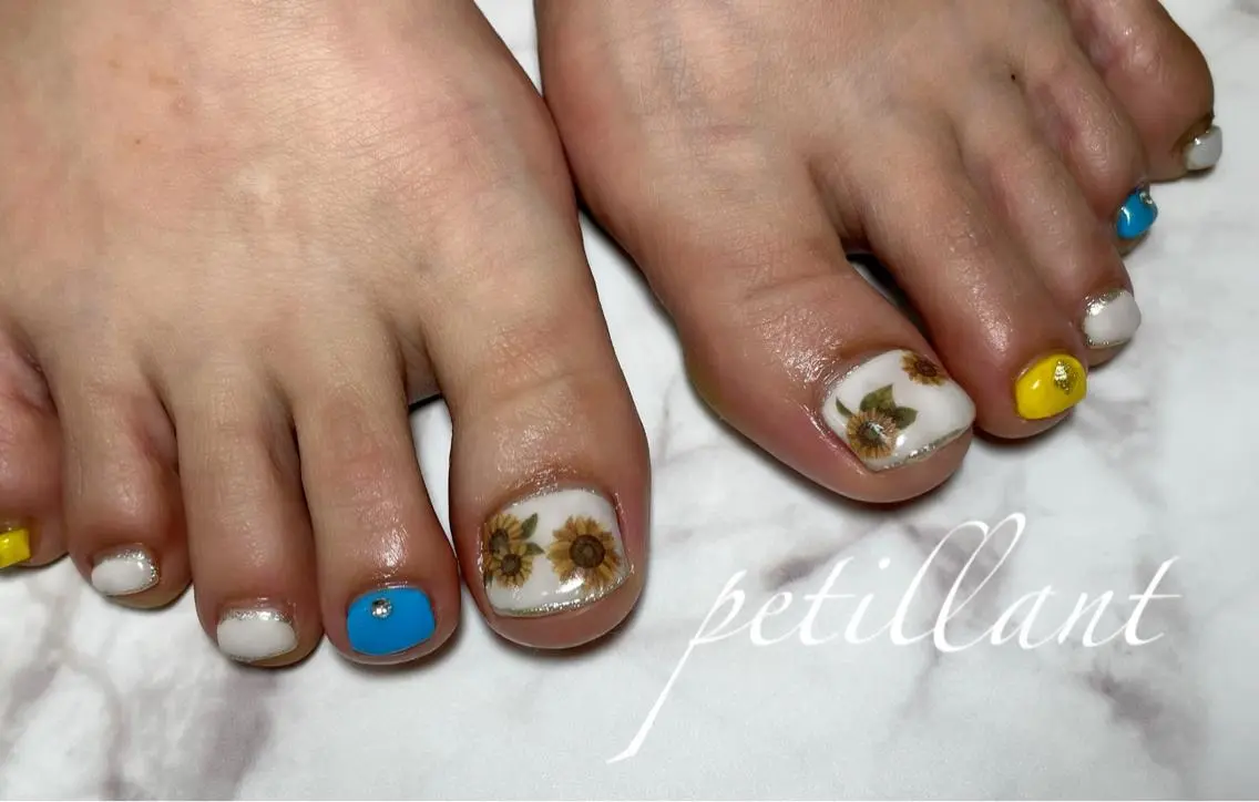ネイル フットネイル 持ち込み 夏ネイル フットネイル nail salon petillantのネイルデザイン