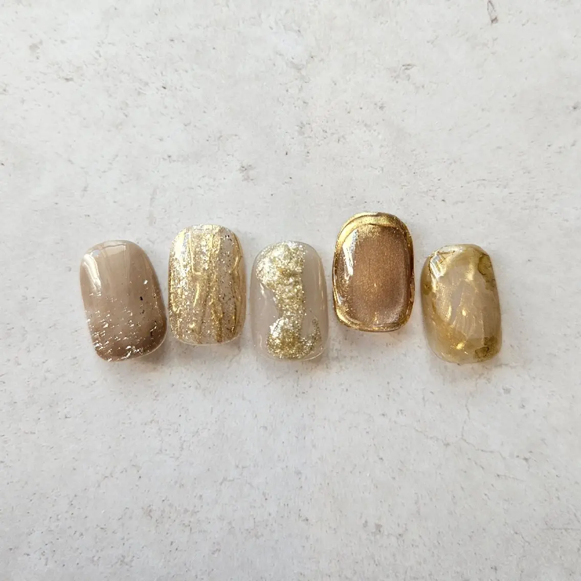 ネイル キラキラネイル マグネットネイル ニュアンスネイル 冬ネイル クリスマス Nailsalon manoのネイルデザイン