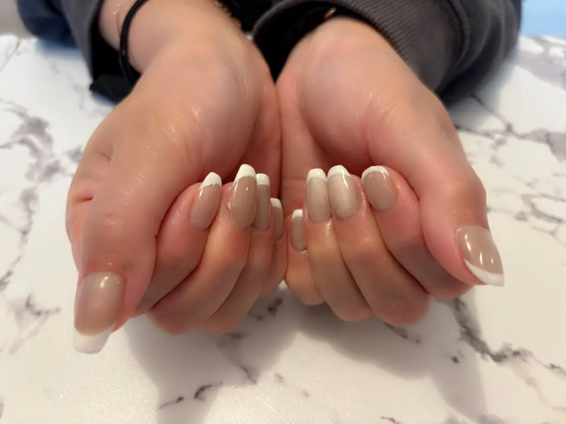 ネイル フレンチネイル マグネットネイル komohana salon🌺のネイルデザイン
