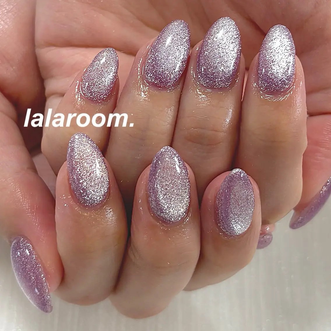 ネイル キラキラネイル マグネットネイル オフィスネイル ワンカラーネイル シンプルネイル ハンドネイル lala room.のネイルデザイン