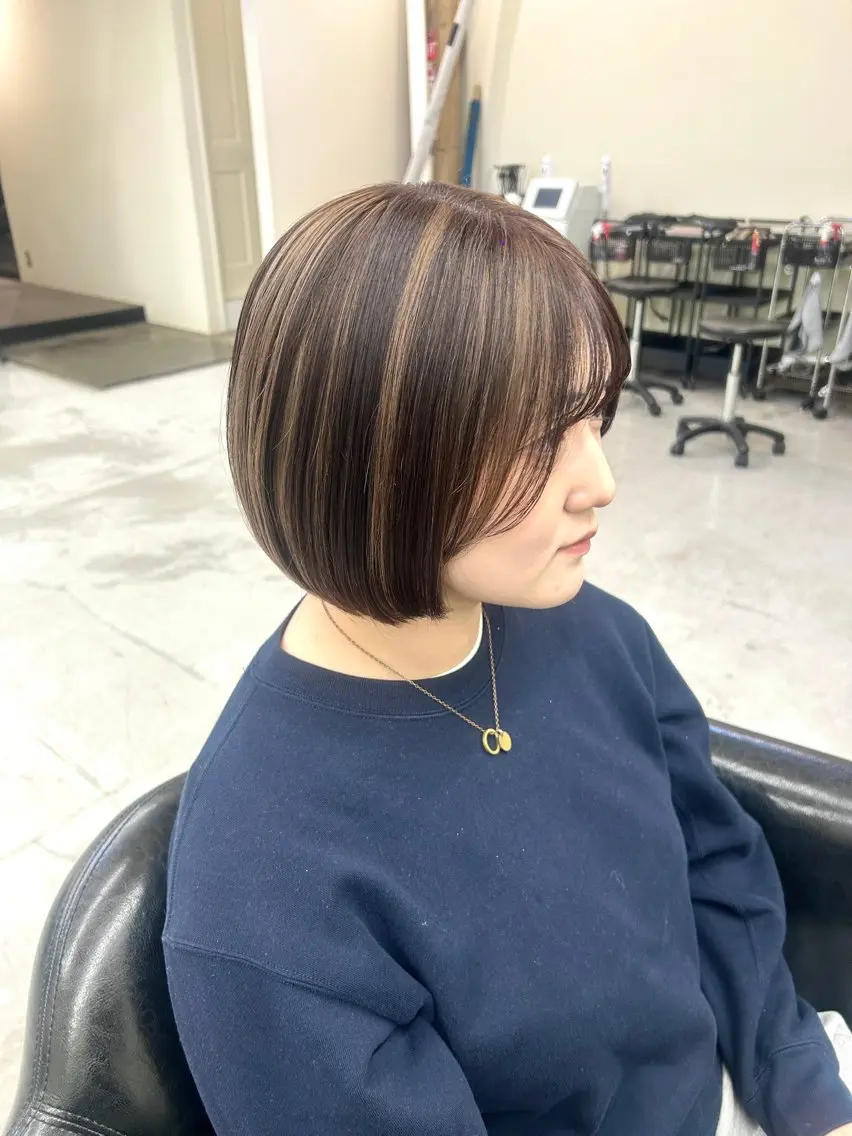 ショート ヘアカラー 7Bridge 滝内ひよりのヘアスタイル