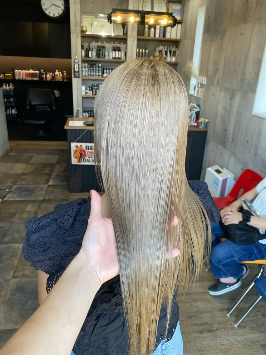 ロング カラー ヘアカラー わたぬき りるのヘアスタイル