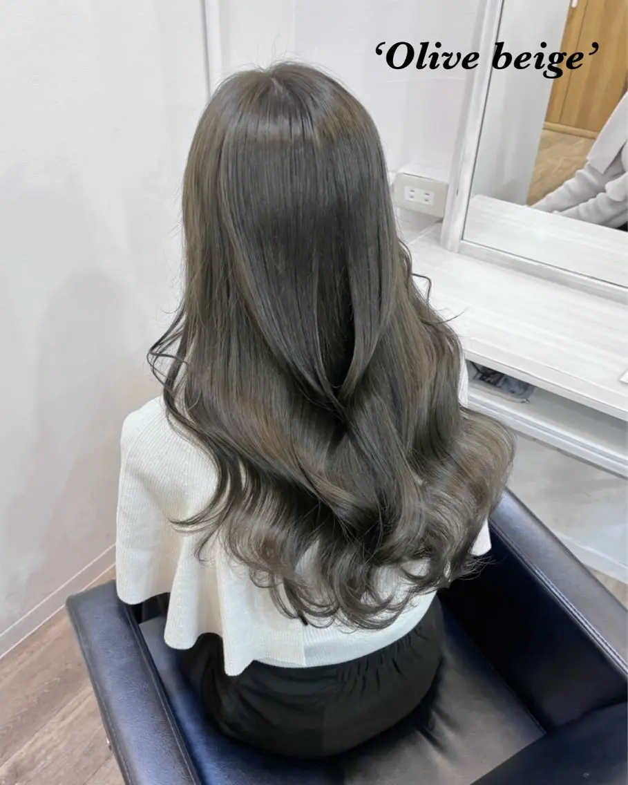 ロング ヘアカラー トリートメント オリーブベージュ/ 上田優希　/透明感カのヘアスタイル