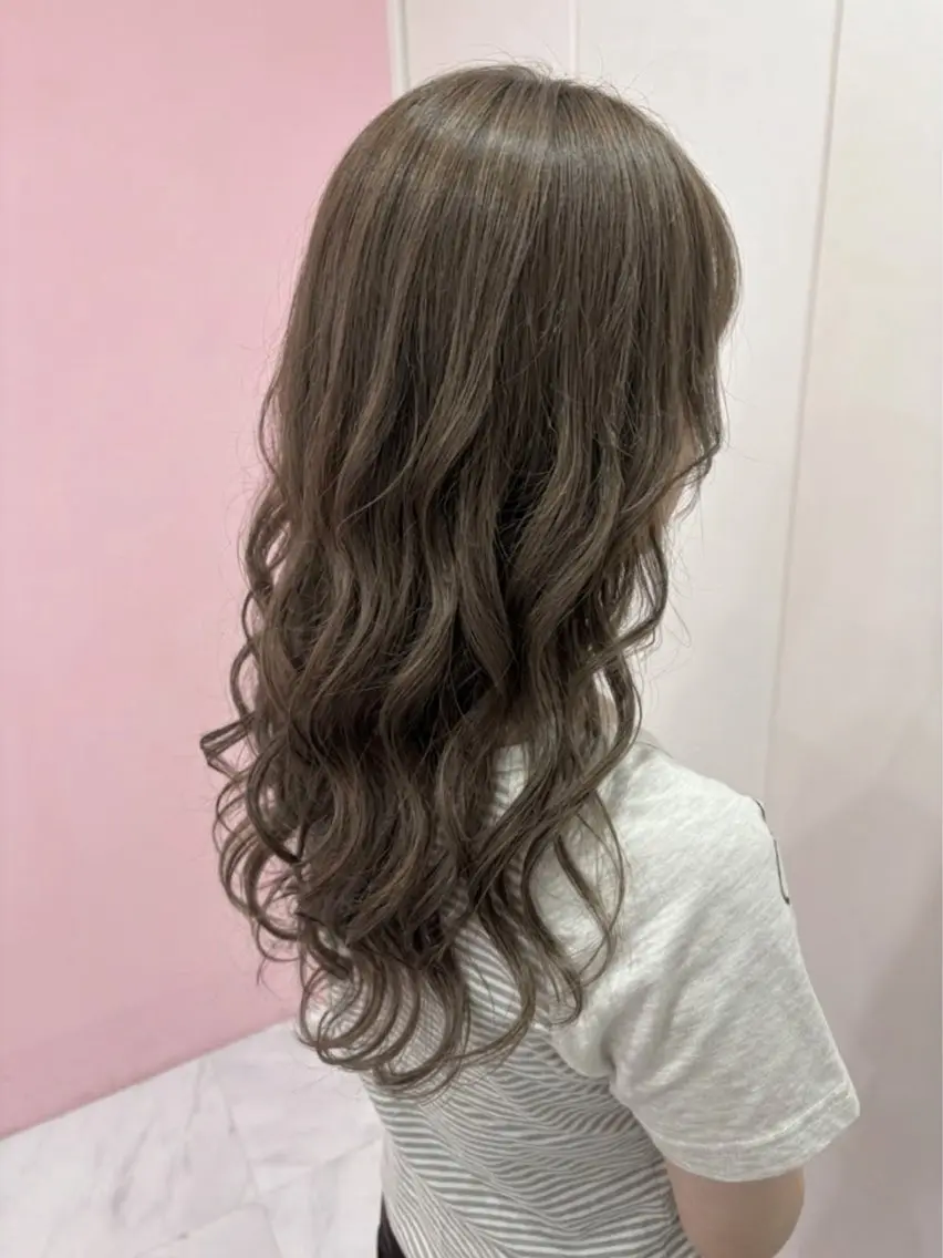 ロング パーマ Bianca伊勢崎 山崎南乃のヘアスタイル