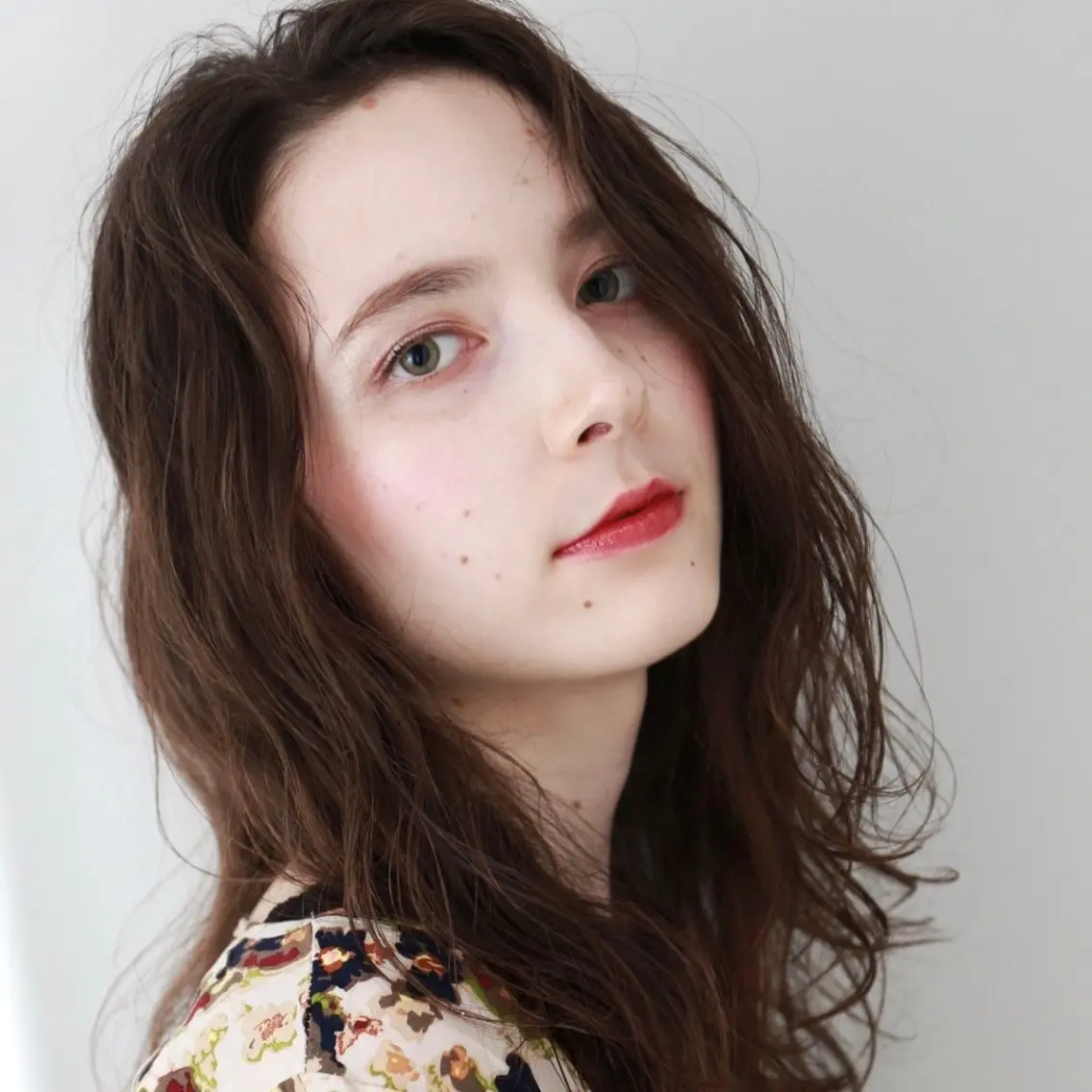 セミロング 🪐脱白髪染め 🪐松尾菜々美のヘアスタイル