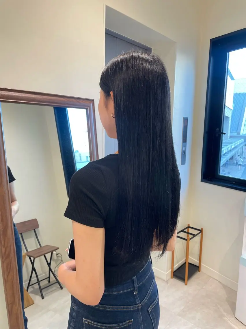 ロング カラー 黒髪 ブルーカラー ブルーブラック 垢抜け小顔レイヤー オリーブ/スミレのヘアスタイル