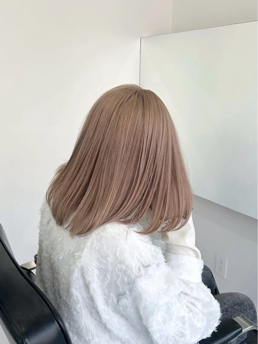 ミディアム カラー ベージュカラー ヘアカラー 松原 朱里のヘアスタイル