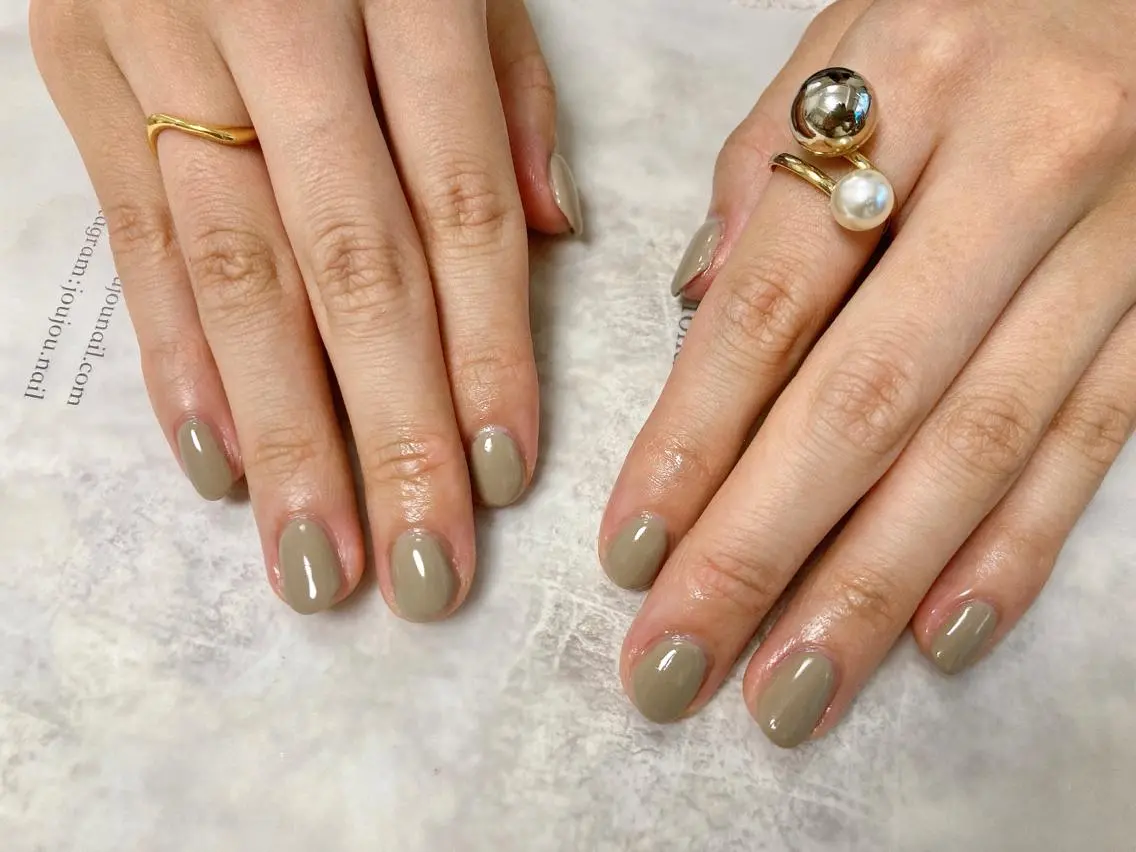 ショート ネイル ワンカラーネイル ハンドネイル mogunail &blowのネイルデザイン