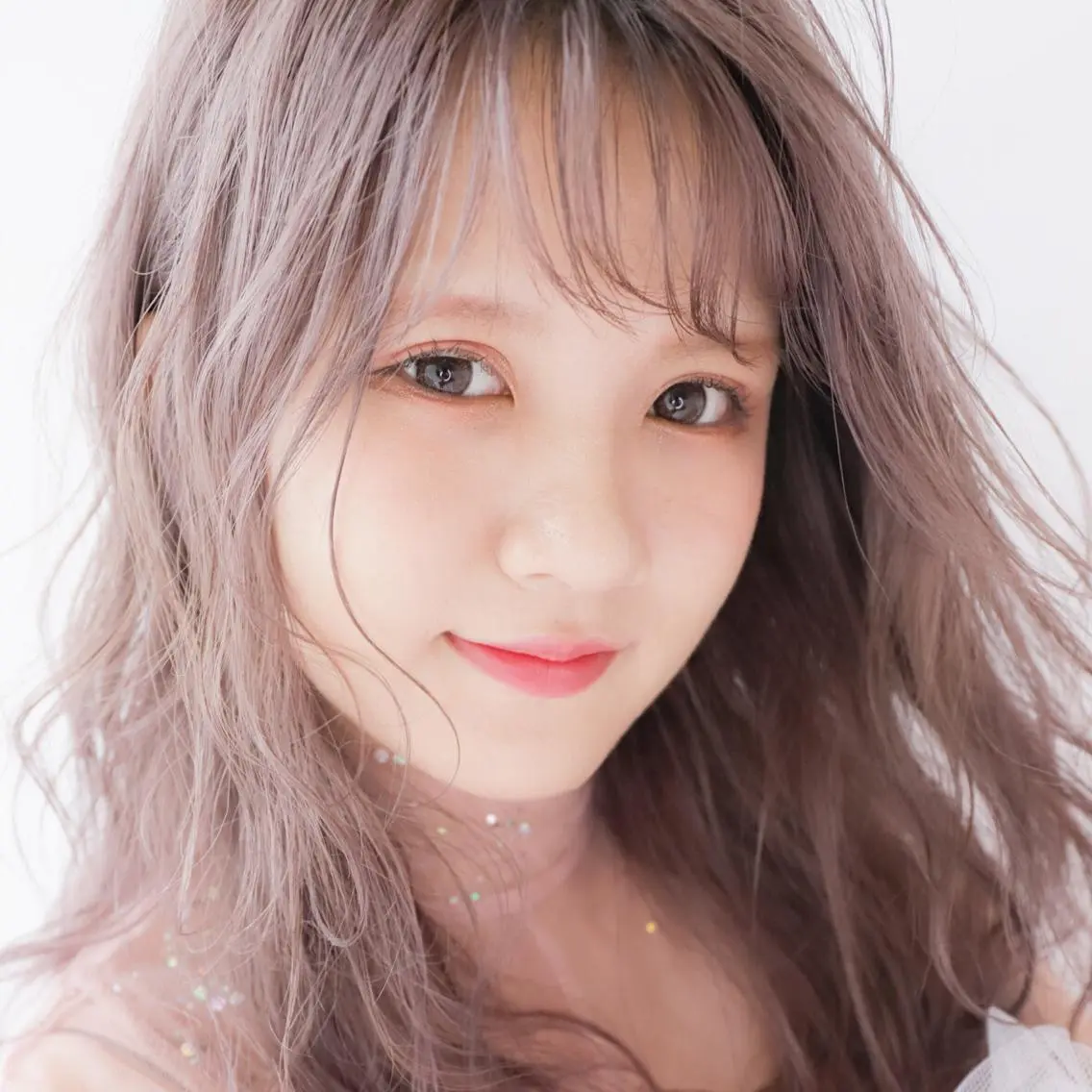 セミロング カラー アッシュ ピンクカラー ピンクアッシュ ヤナ マネージャーのヘアスタイル