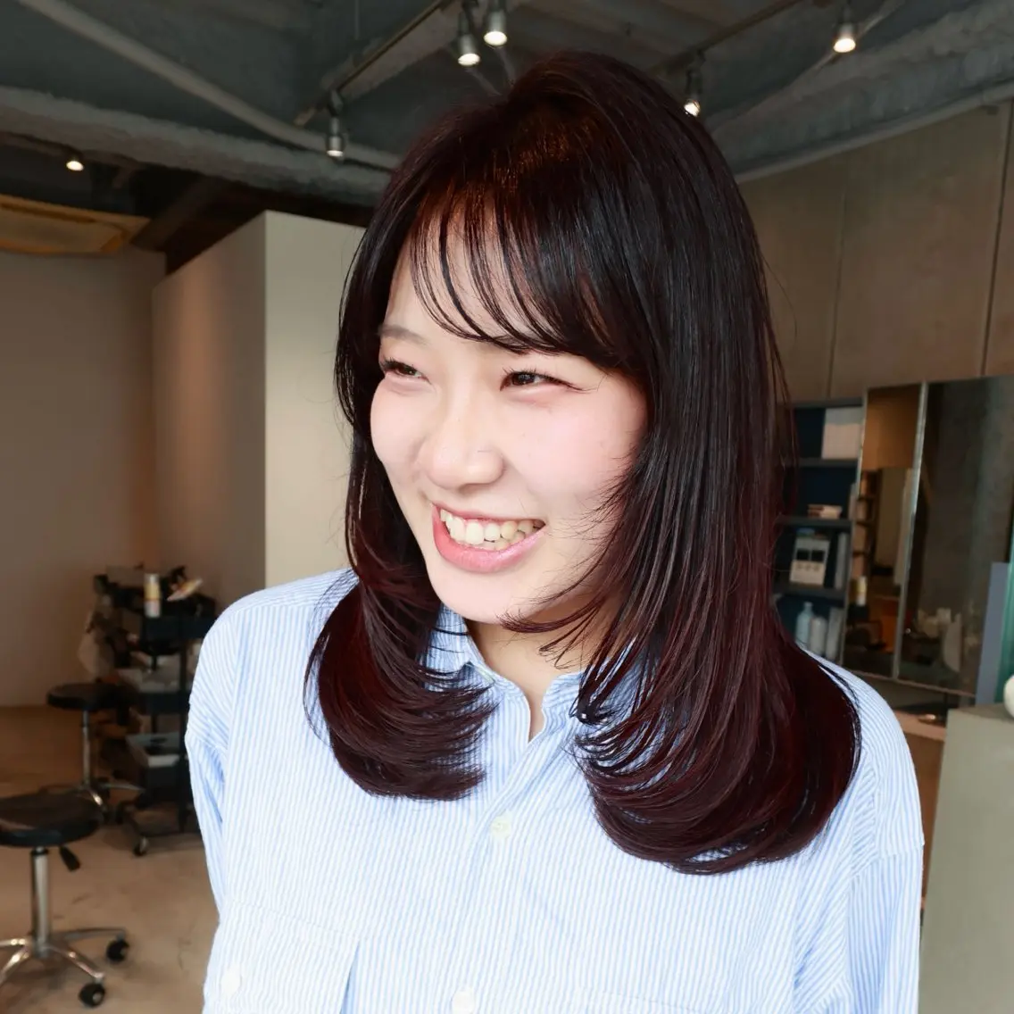 ミディアム カラー ボルドーカラー レイヤーカット なかがきはな/ボブ/ レイヤー/パーマのヘアスタイル