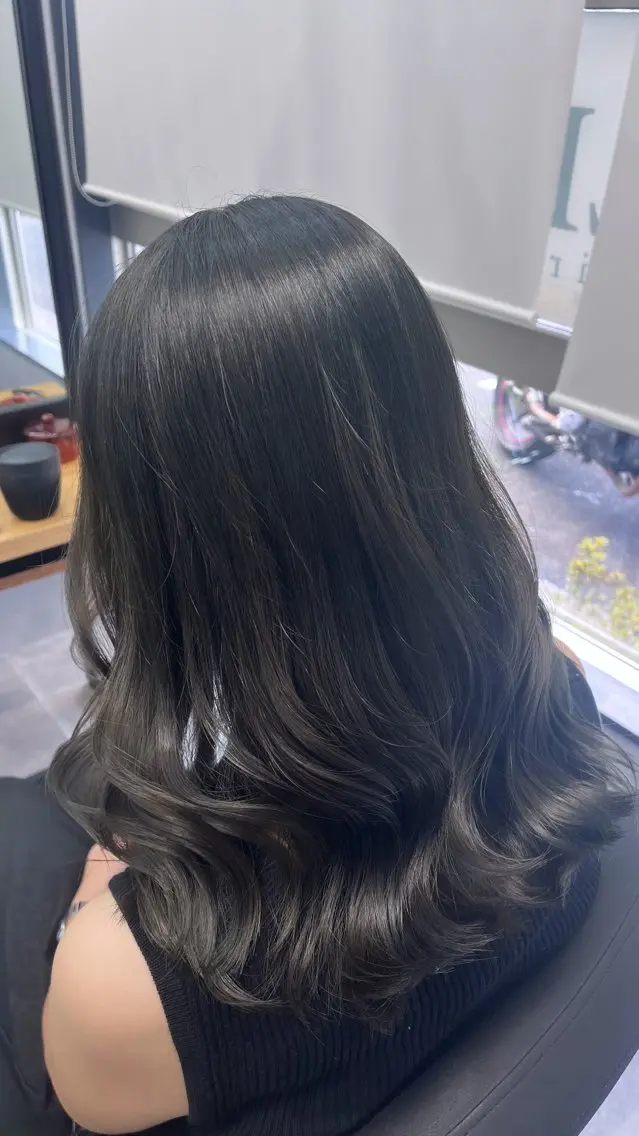 セミロング カラー カット ヘアカラー 熊谷 有紗のヘアスタイル