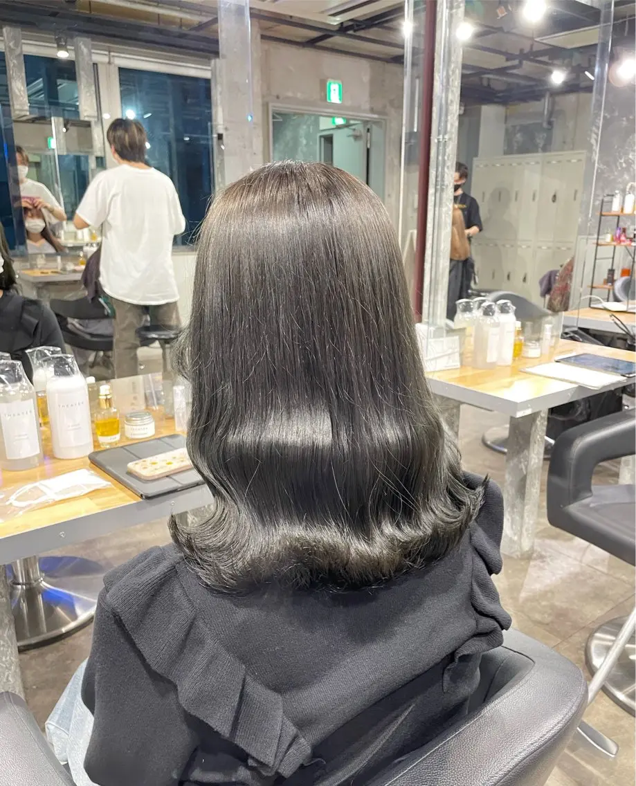 セミロング カラー 透明感カラー オリーブカラー ヘアカラー トリートメント ヘアセット 【縮毛矯正ブリーチ】 MANATO🌈のヘアスタイル