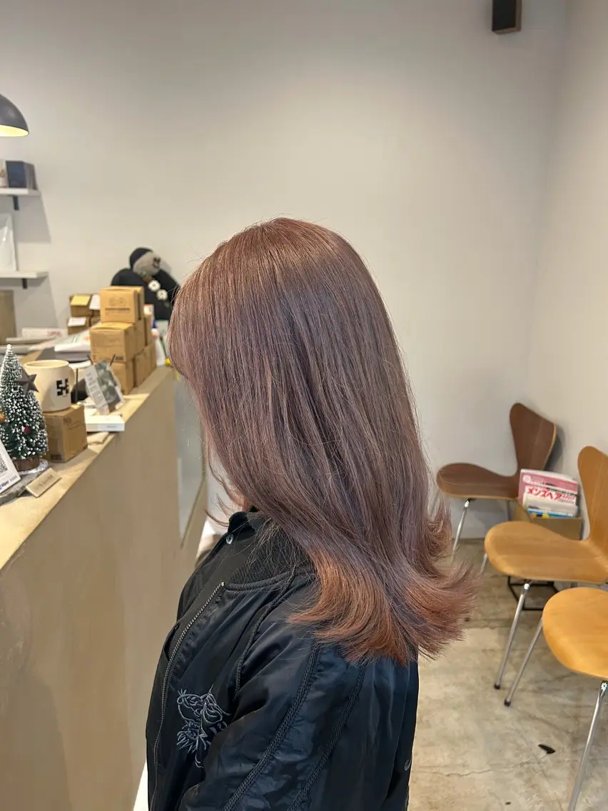 ミディアム カラー 川端 明莉のヘアスタイル