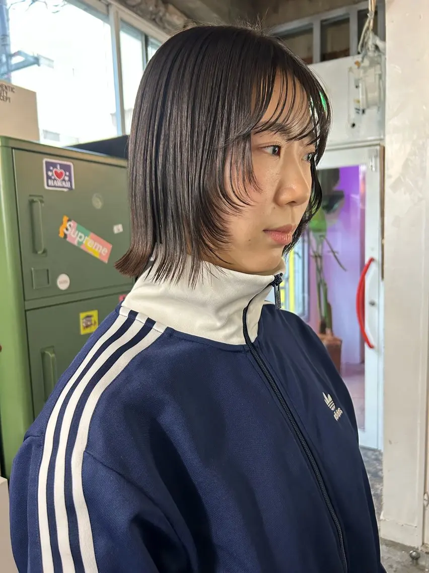 ミディアム ボブレイヤー ボブ レイヤーカット 酸性ストレート カット 縮毛矯正 maho/垢抜け カラーパーマメイクのヘアスタイル