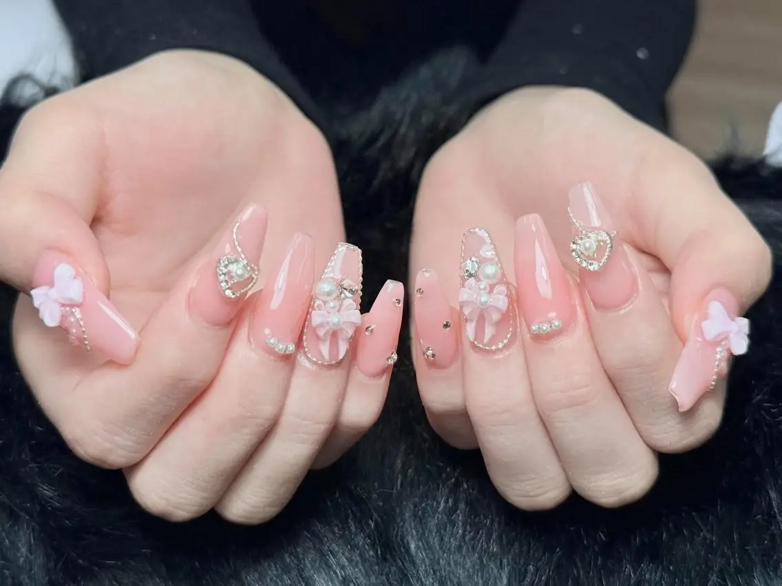 ネイル ブラウン フレンチネイル 韓国ネイル マグネットネイル ニュアンスネイル ハンドネイル Hana Rose Nailのネイルデザイン