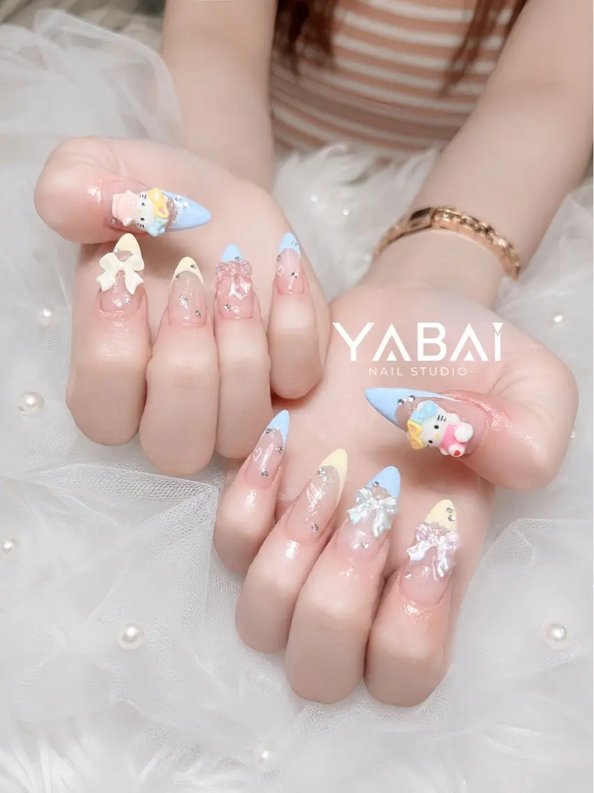 ネイル ブルー クリアネイル フレンチネイル ガーリー キラキラネイル YABAI NailStudioのネイルデザイン