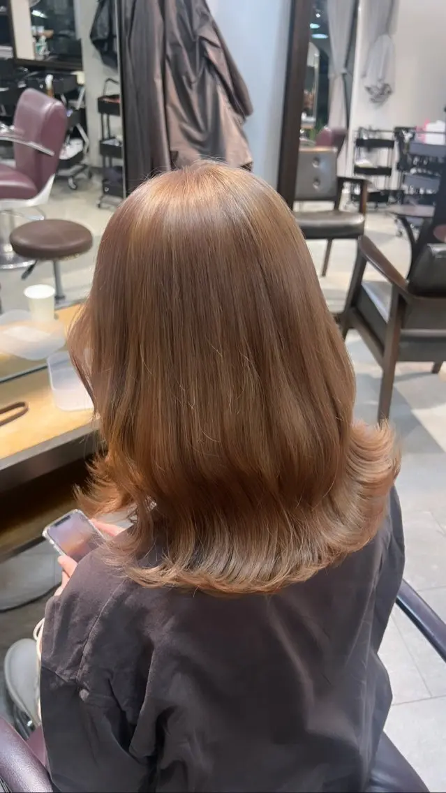 セミロング カラー ヘアアレンジ 🎀ハイトーン・艶 カラー HANA🎀のヘアスタイル
