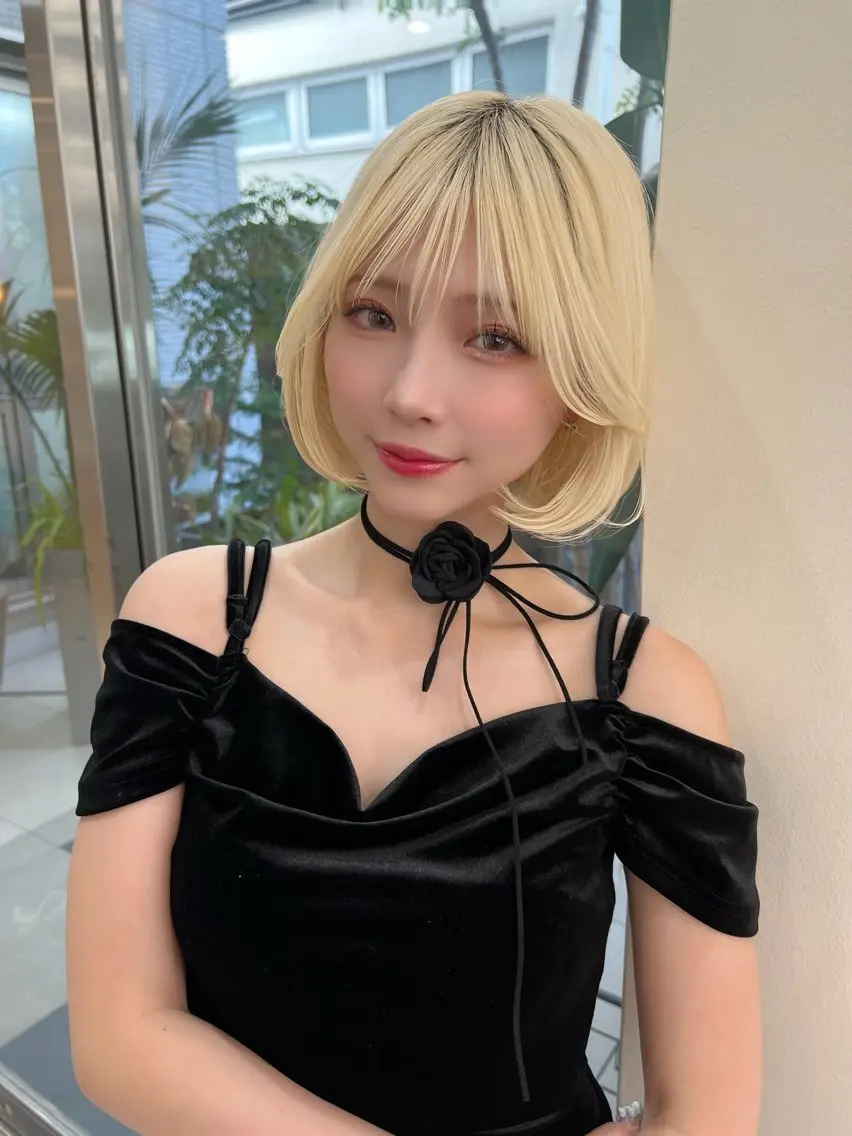 ミディアム カラー カット ヘアカラー トリートメント 抜きっぱなしブロンド /ハイトーン/カナタのヘアスタイル