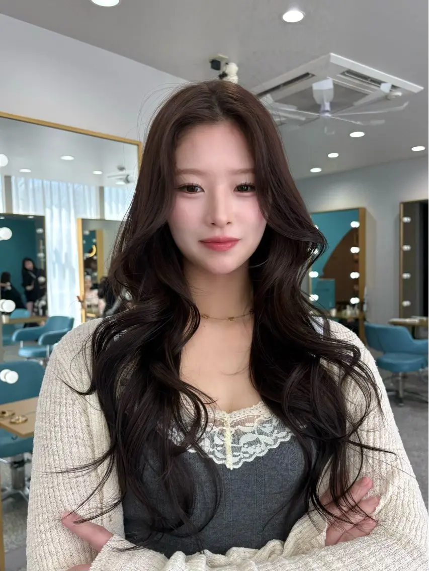 ロング 韓国風ヘア 小顔カット 古上 心晴のヘアスタイル