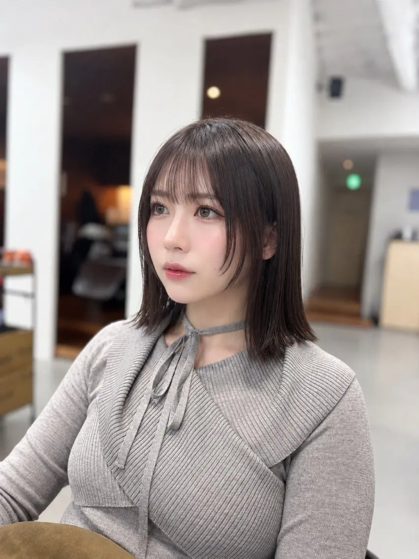 ミディアム 切りっぱなしボブ ボブ 顔周りカット レイヤーカット カット 縮毛矯正 トリートメント 羽根 ひより🪶🐥のヘアスタイル