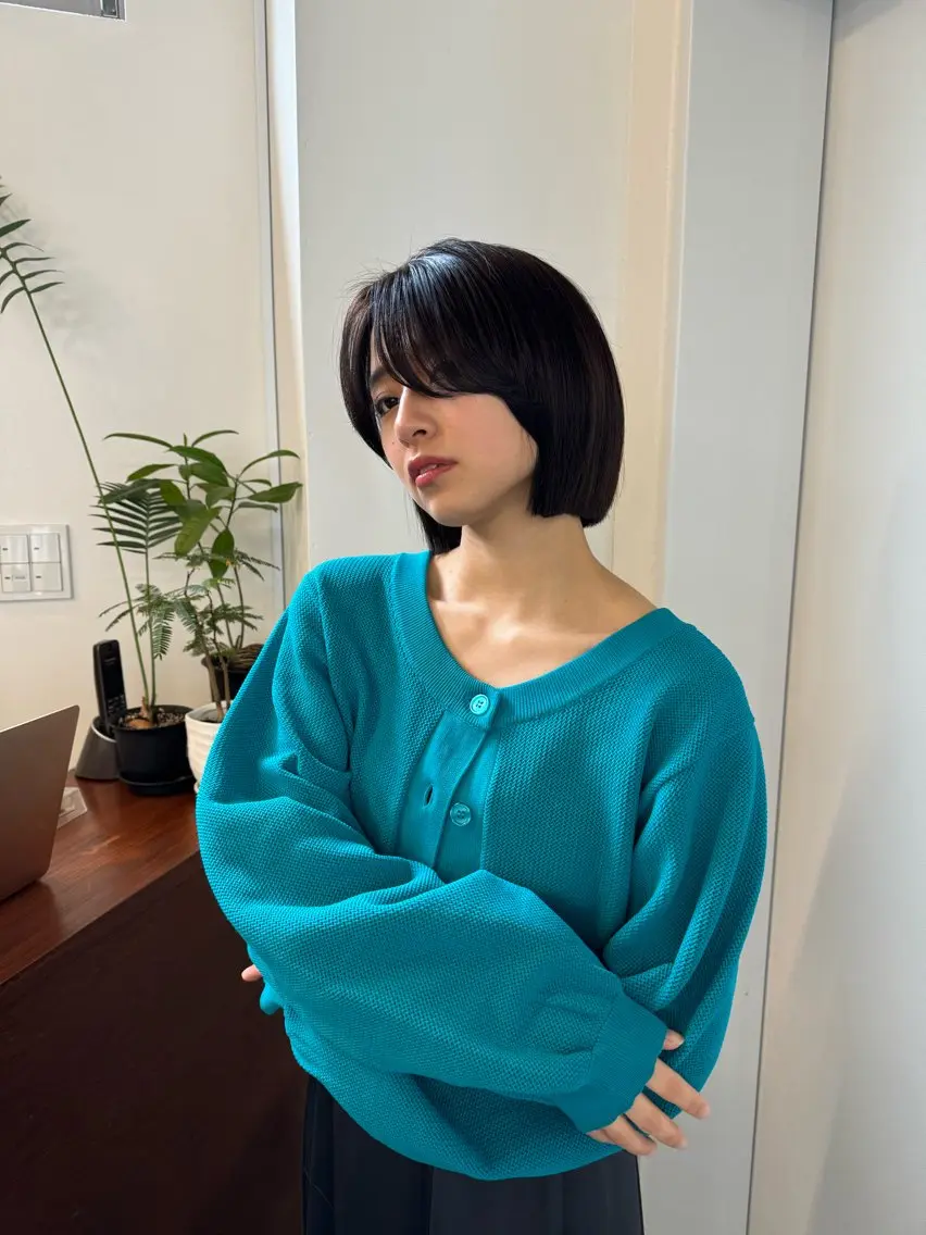 ミディアム ヘアカラー 顔まわりレイヤー 透明感カラー🩵🩵のヘアスタイル
