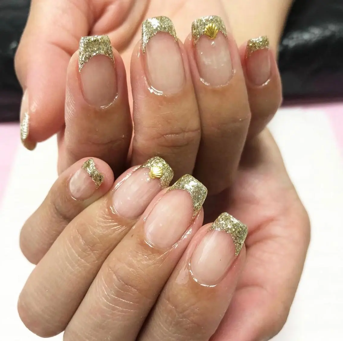 ネイル フレンチネイル ラメ(グリッター) Nailsalon Ｒ《喜多見3分》のネイルデザイン