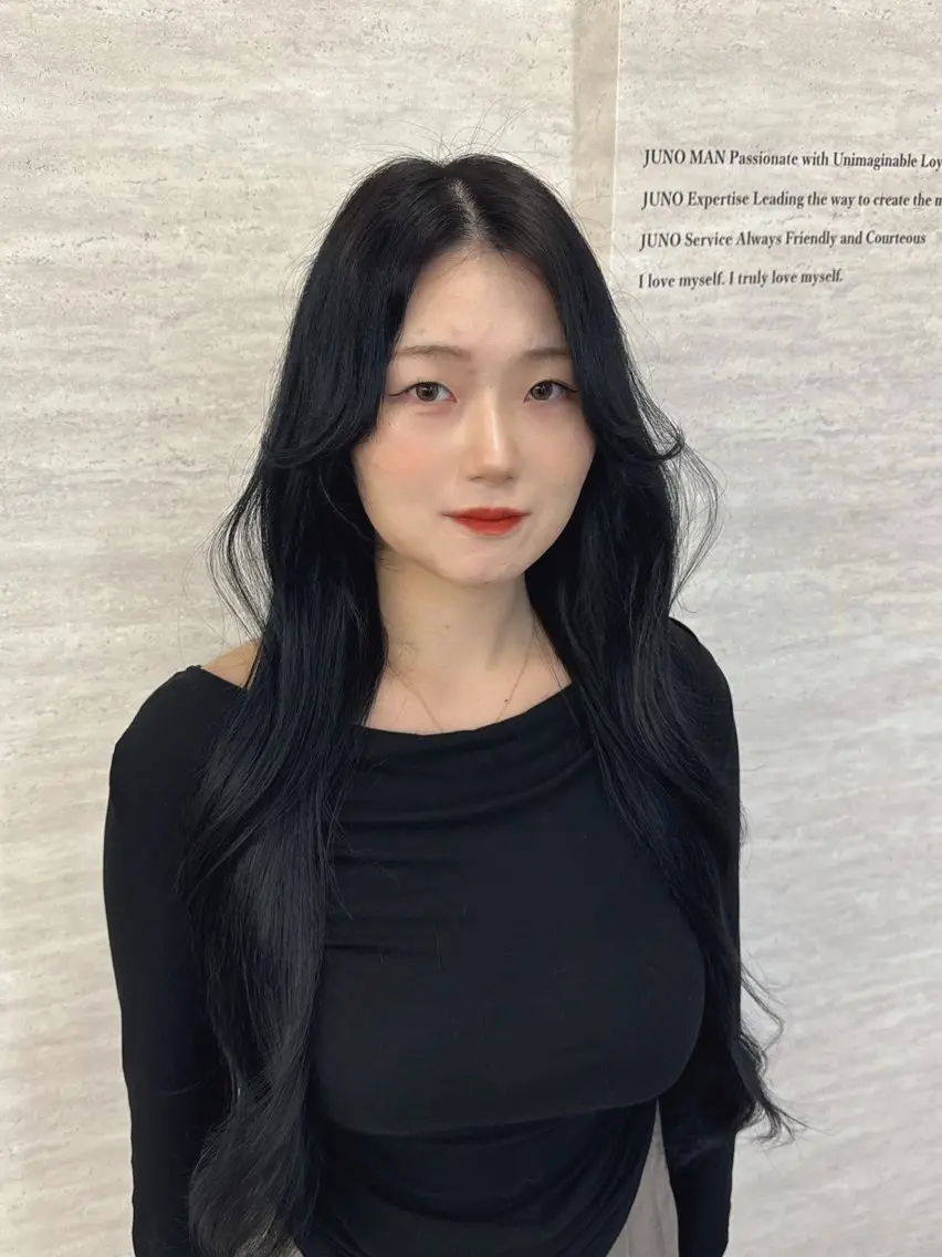ロング カラー ヘアアレンジ カット ヘアカラー トリートメント 韓国レイヤーカット/ 儚げカラーチナツのヘアスタイル