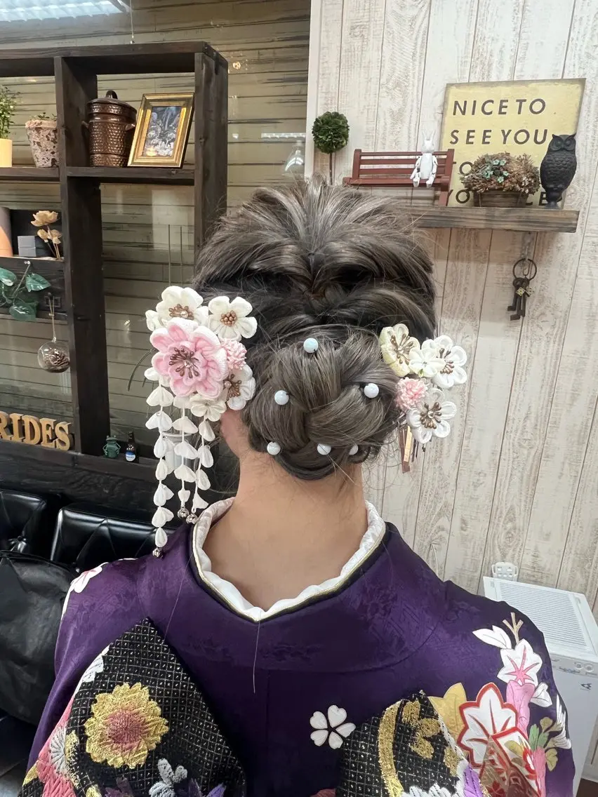 ヘアアレンジ 成人式 M.Fe's はるな 🖤メンズカット募集のヘアスタイル