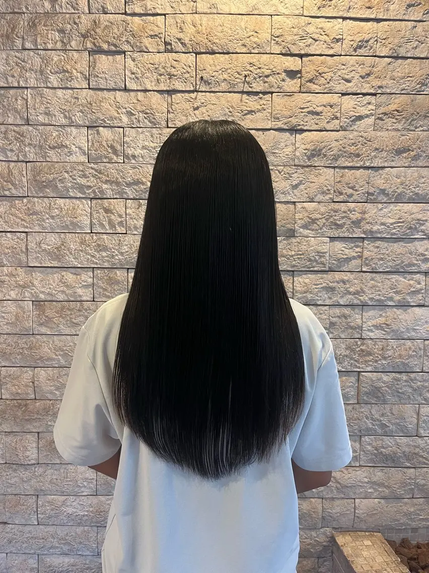 ロング カット NEIRO/透明感 カラー/グレージュのヘアスタイル