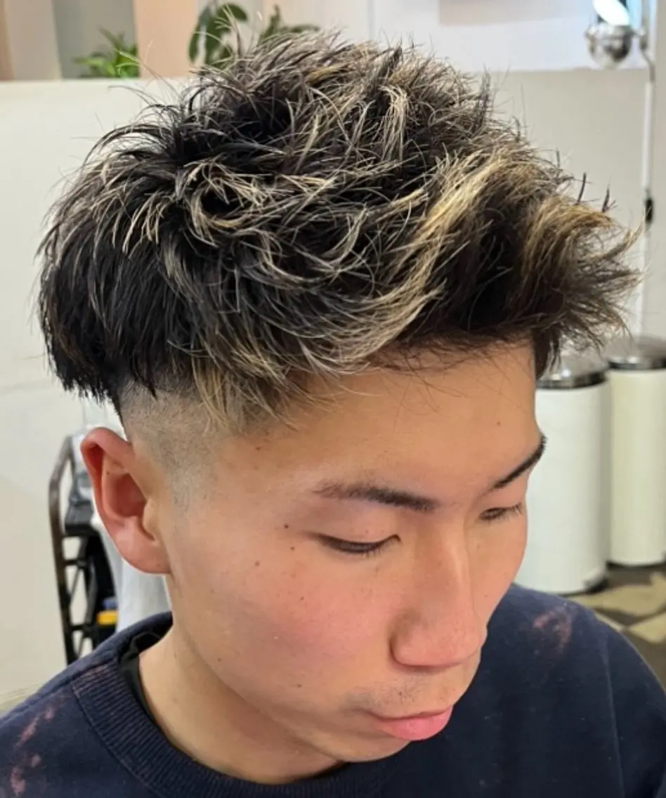 メンズ カット ヘアカラー 市道 翼のヘアスタイル