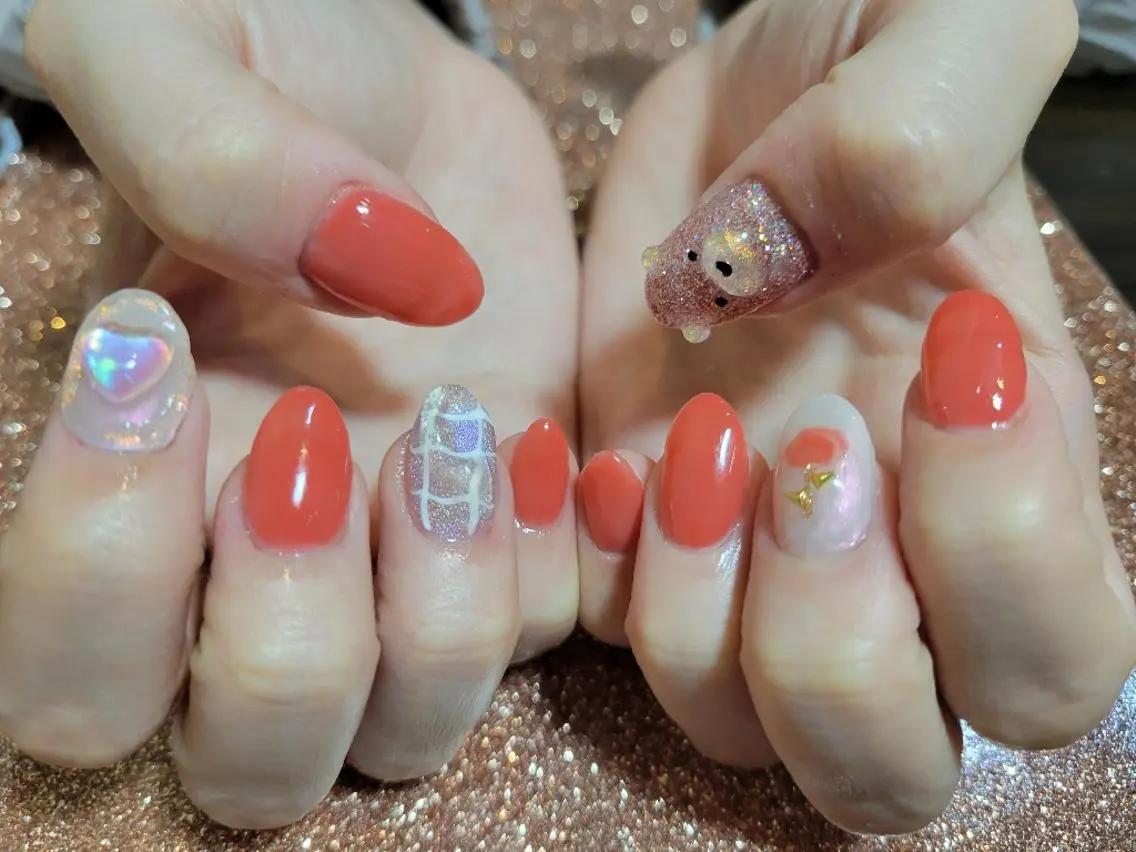 ネイル キラキラネイル ハンドネイル 💜bora .のネイルデザイン