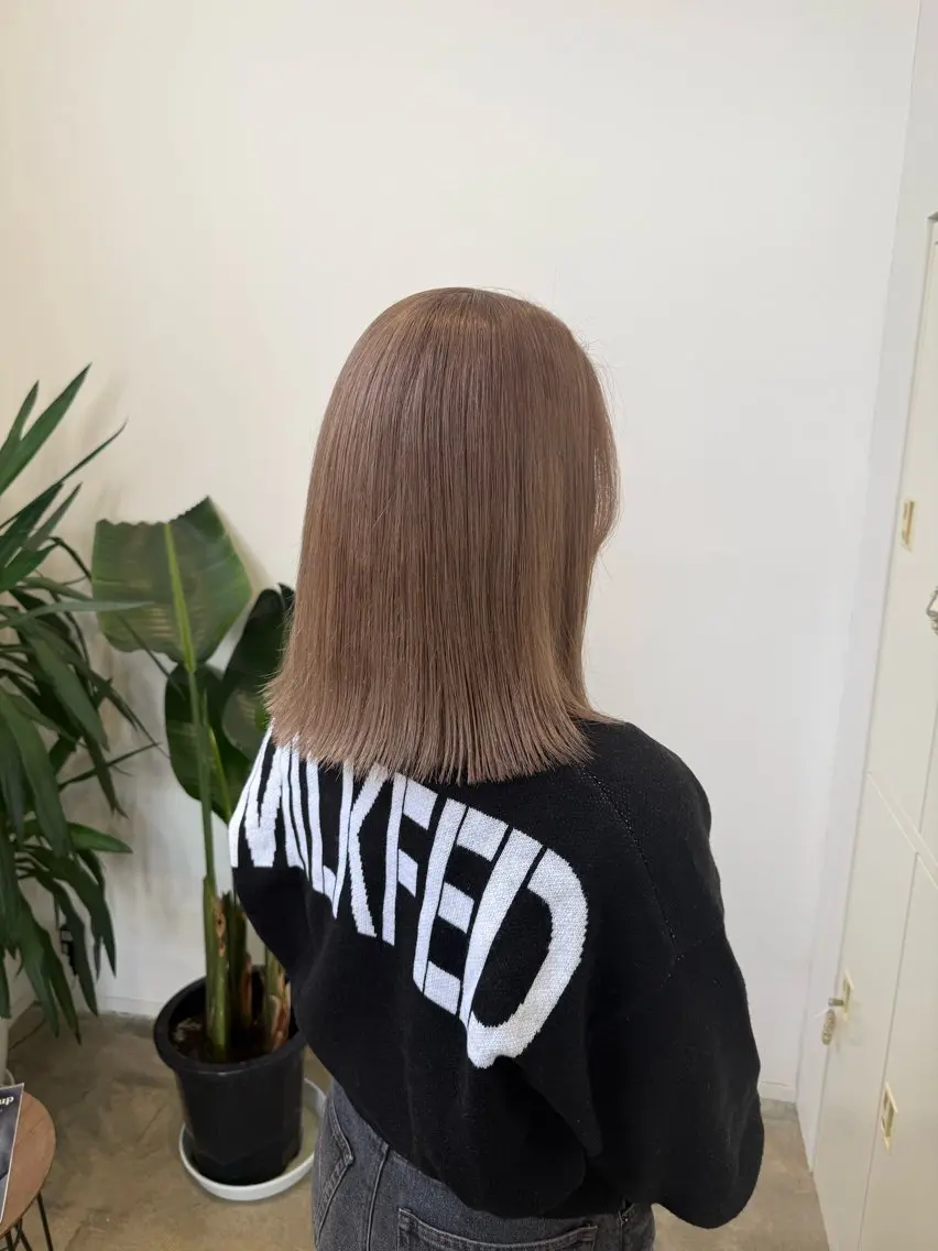 ミディアム カラー ベージュカラー カット ヘアカラー 吉川 莉央のヘアスタイル