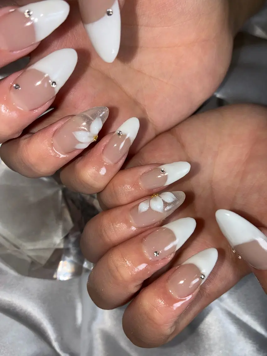ミディアム ハンドネイル YOKOSUKA NAILS💅🩶のネイルデザイン