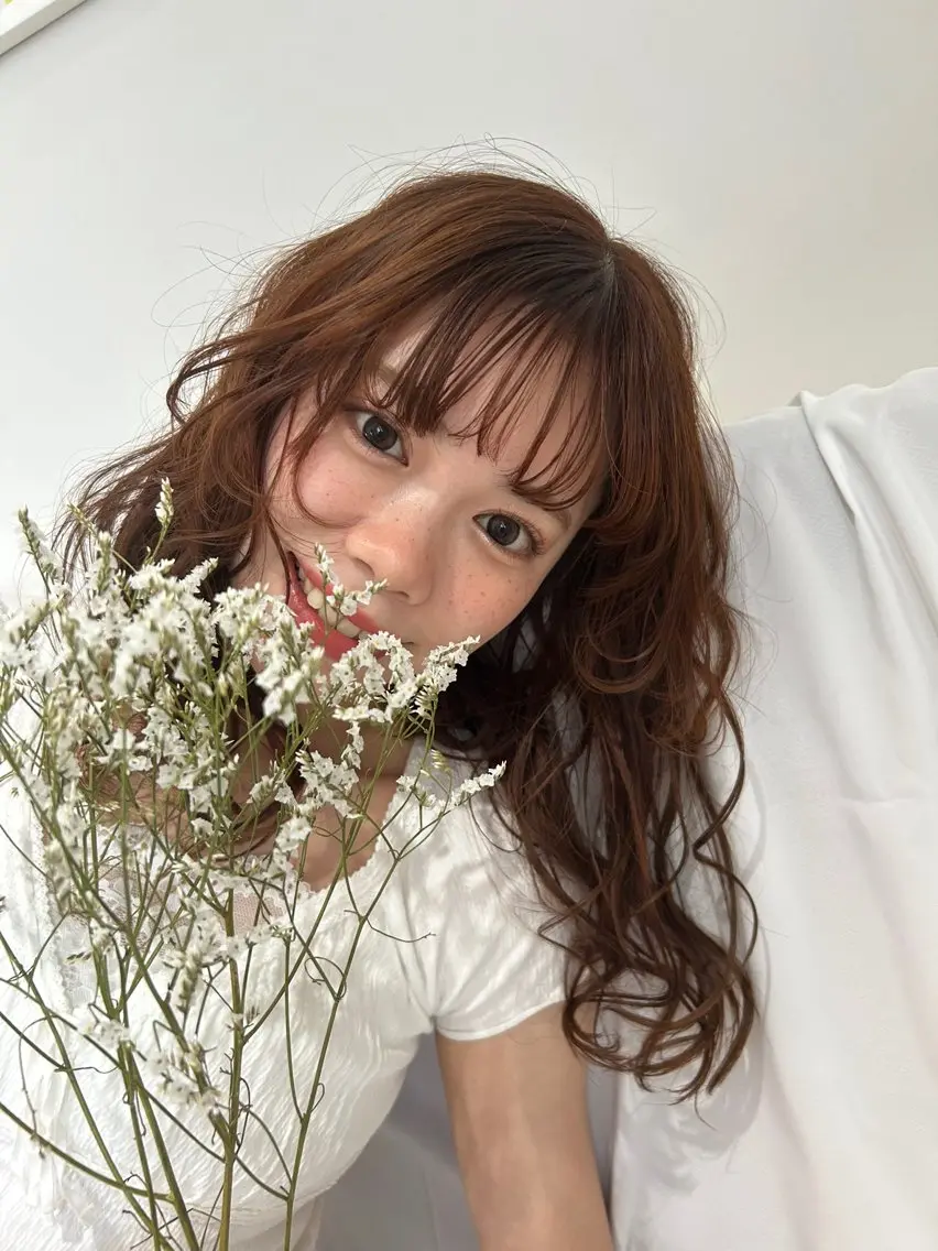 セミロング 榮 百合香のヘアスタイル