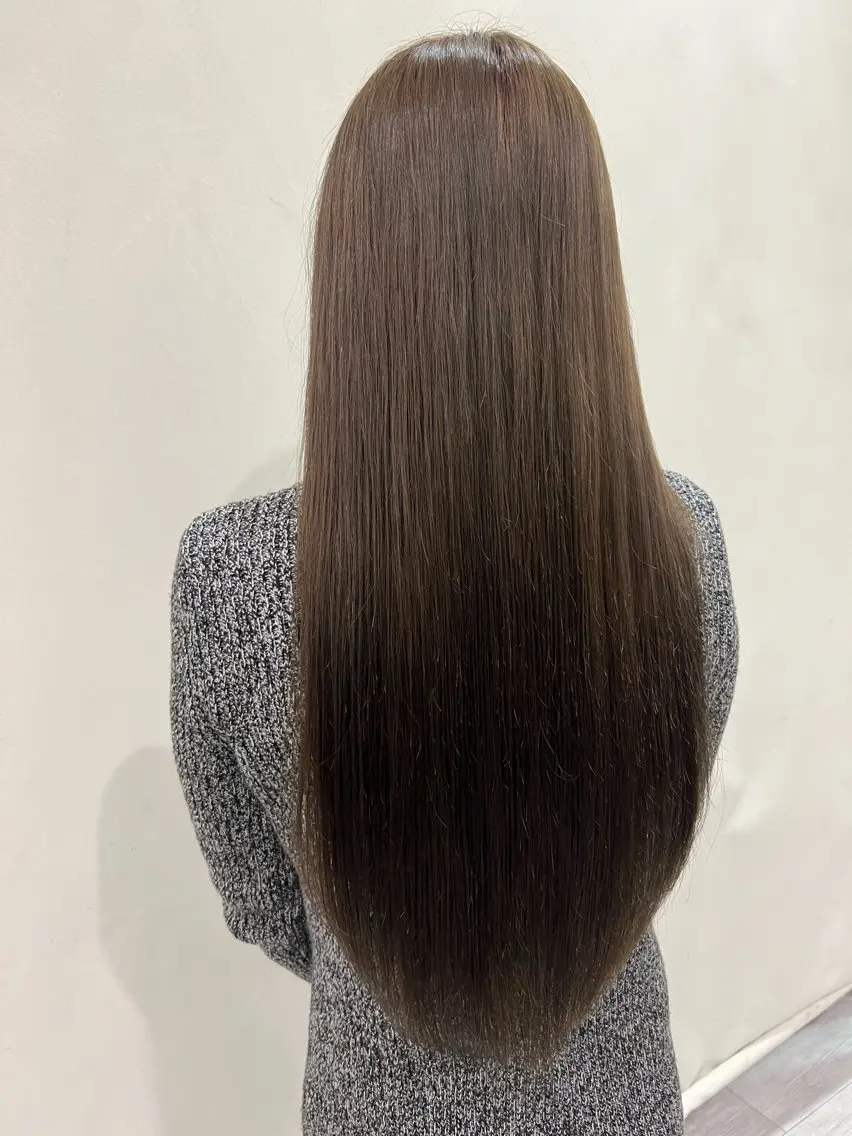 ロング ヘアカラー 花森 捺巳のヘアスタイル