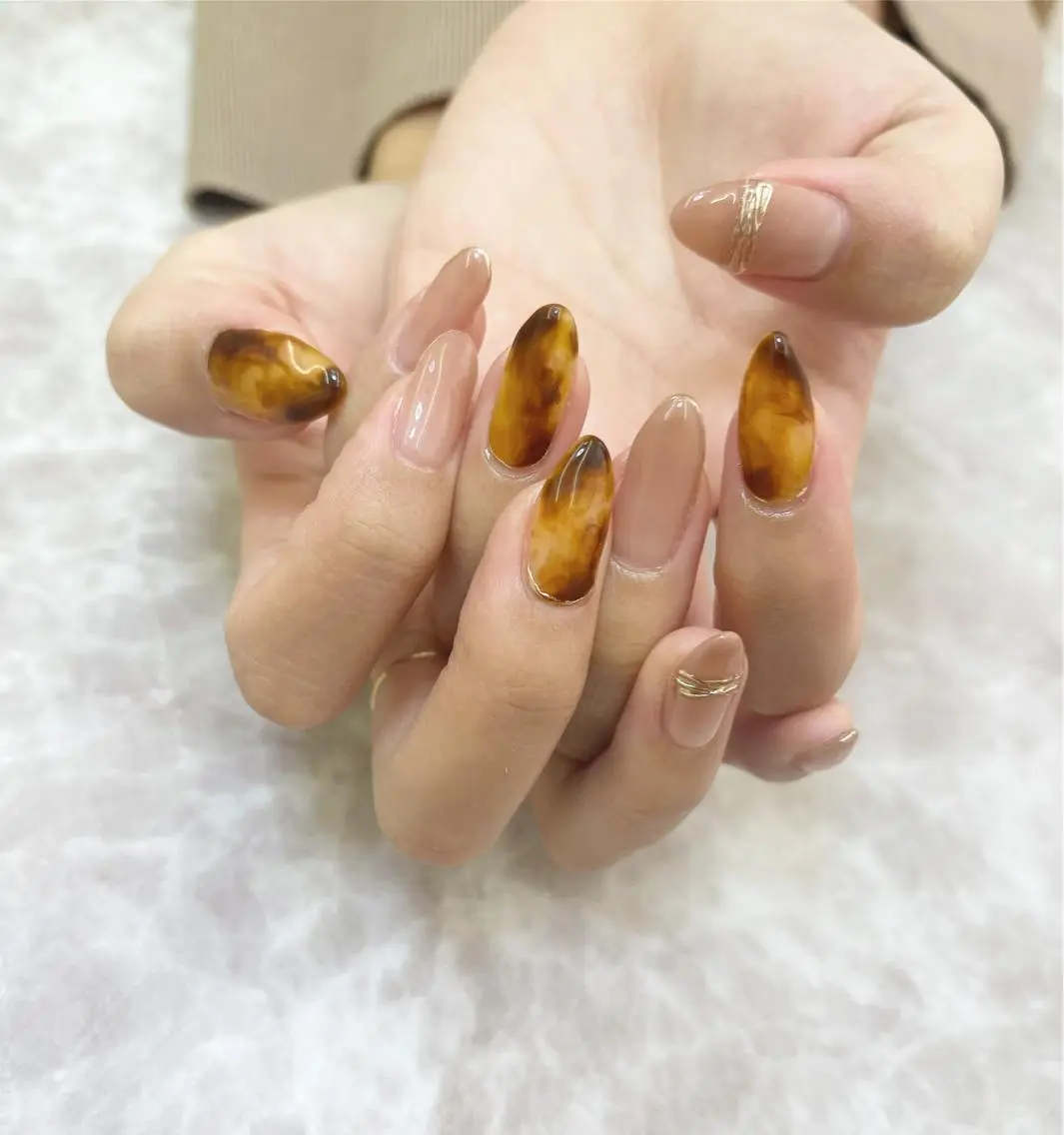 ネイル べっ甲ネイル グラデーション DaisyChain 新百合ヶ丘MIKIのネイルデザイン