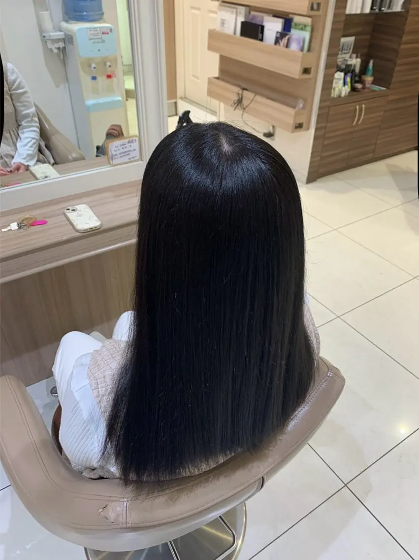 セミロング 縮毛矯正 Ash元住吉 クサカハルトのヘアスタイル