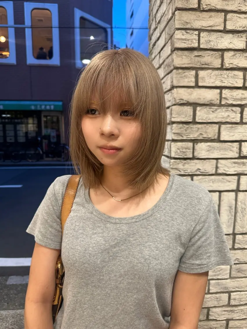 ミディアム ヘアカラー ハイトーン🩸 ブリーチ🪬yumeのヘアスタイル