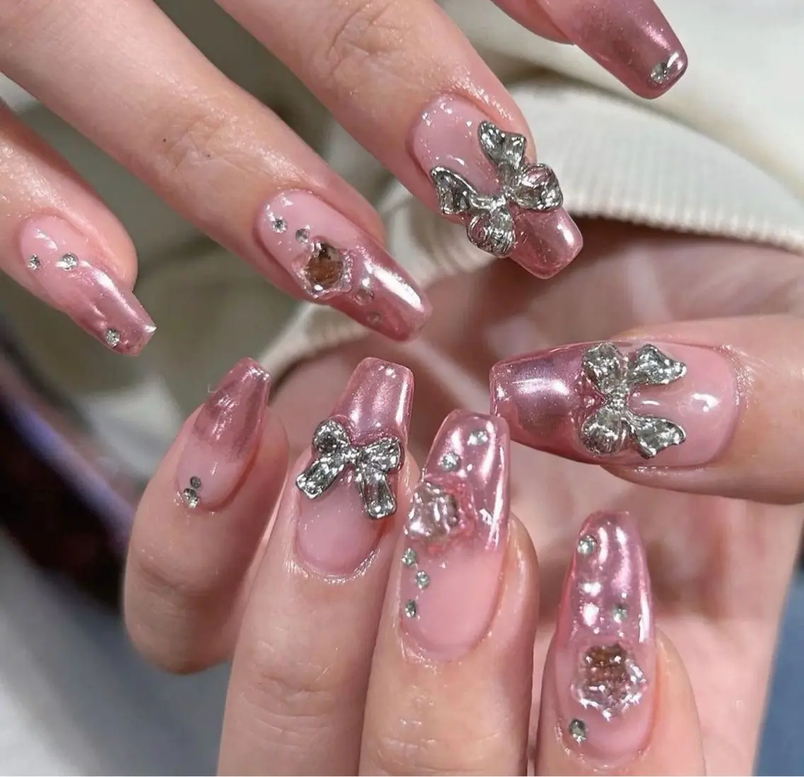 ネイル マグネットネイル ピンク ネイルチップ 冬ネイル Lee Nailsのネイルデザイン