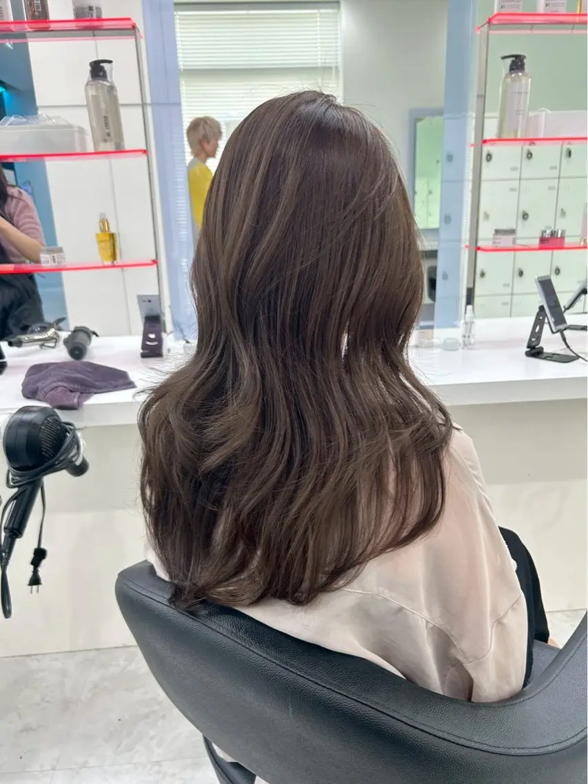 セミロング カラー ヘアカラー トリートメント 佐藤 笑瑠のヘアスタイル