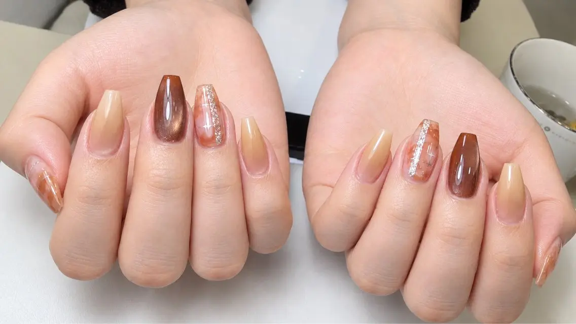 ネイル ブラウン ハンドネイル LYYM Salon Momoのネイルデザイン