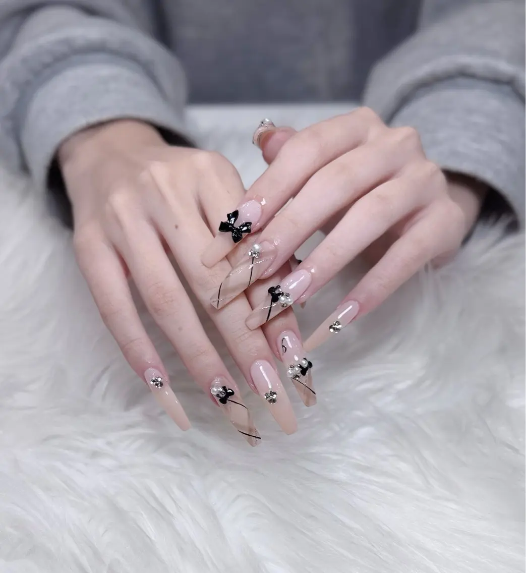 ネイル アートネイル オーロラネイル ジェルネイル 韓国ネイル ロングネイル ハンドネイル Nichi Nailsのネイルデザイン